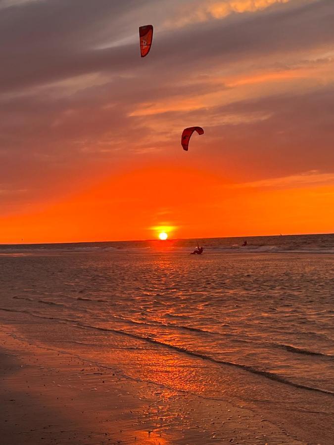 Etoile Aan Zee Hotel Vrouwenpolder Kültér fotó